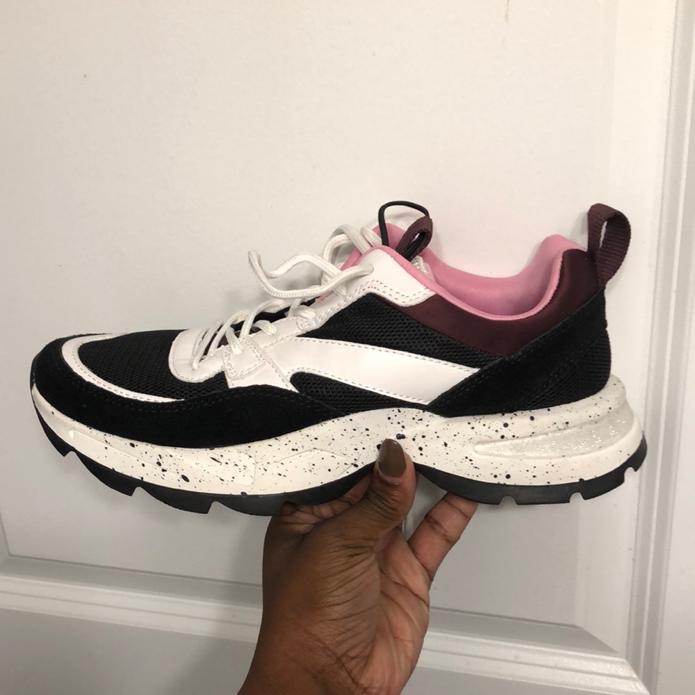 Black & White sneakers from Zara